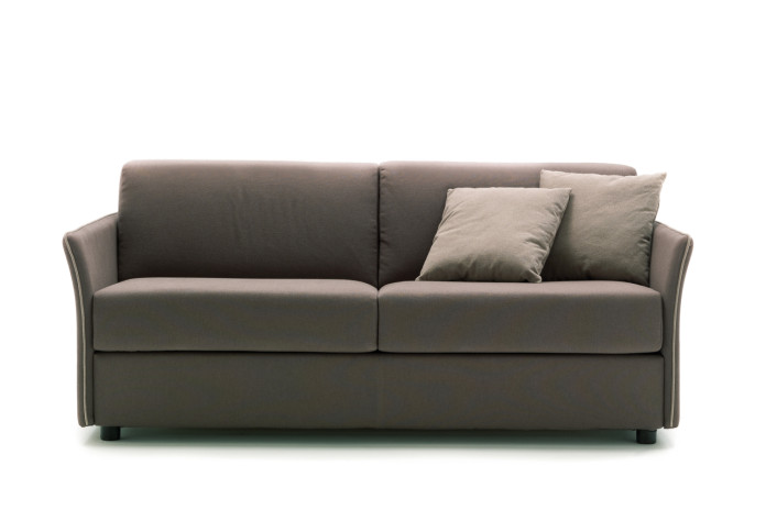 Stan standard model with nice curved slim armrests, with edgeing customisable in several colours.
