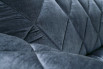 Detail of the tufted cover without buttons.