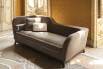 The one-piece cushion seat guarantees a great comfort when lying down.