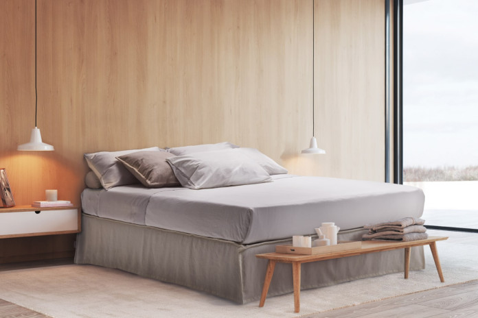 Doppelbett in abziehbarem Stoffbezug mit lässigen Shabby-Effekt