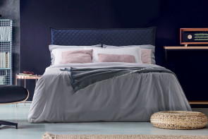 Lit coffre matelassé avec tête haute surpiquée