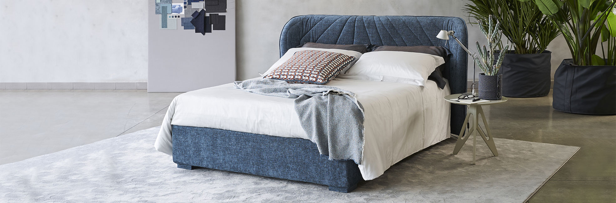 Modern winged headboard bed Victoria